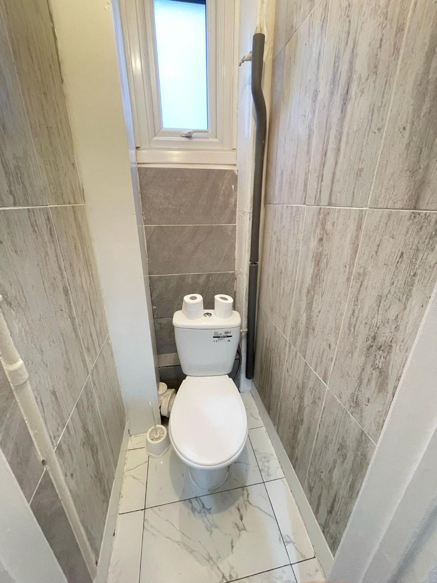Lovely 2 Bed Flat 2 Floor Miles Londra Exterior foto